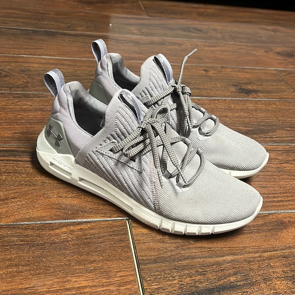 Under armor, BRAND NEW WORN ONCE